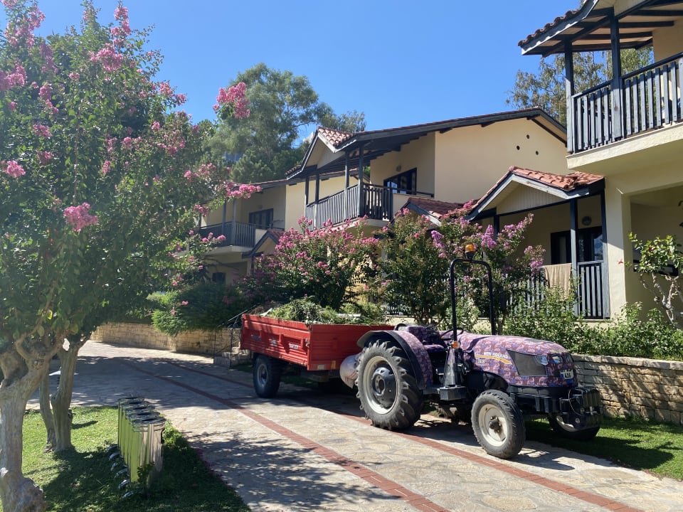 Gartenanlage Melas Holiday Village