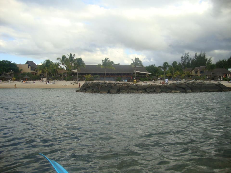 Blick vom Meer zum Hotel Veranda Pointe aux Biches Hotel