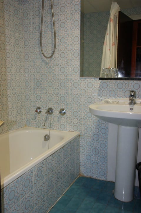 Stara łazienka Hotel Surf Mar