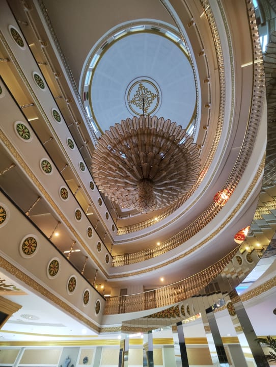 Lobby Side Crown Palace