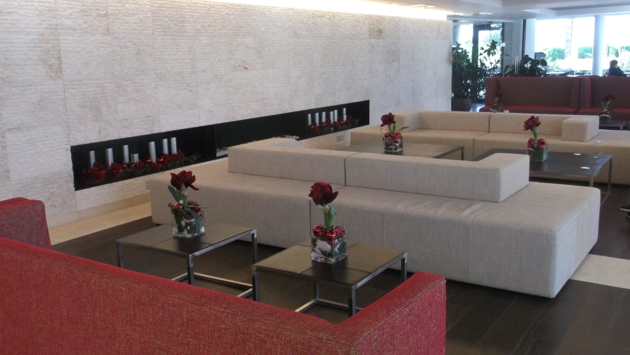 Sitzecke in der Lobby allsun Hotel Bahia del Este