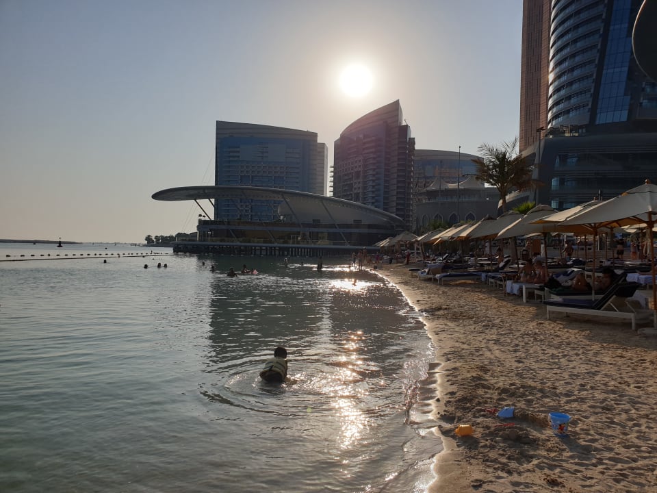 Strand Conrad Abu Dhabi Etihad Towers