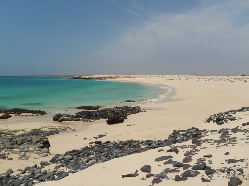 Bucht am Oststrand hinter dem ersten Felsen Hotel Riu Touareg