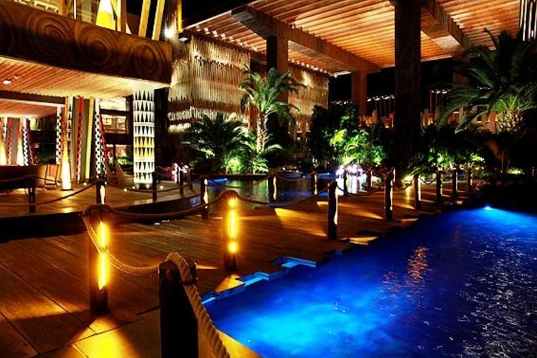 Hotel bei Nacht Lopesan Baobab Resort