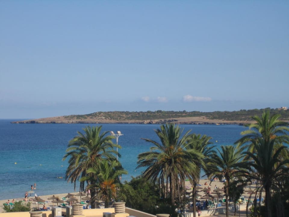 Blick auf vom Zimmer auf den Strand Hipotels Hipocampo