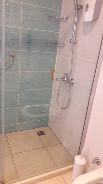 Grosse Dusche Port Side Resort Hotel