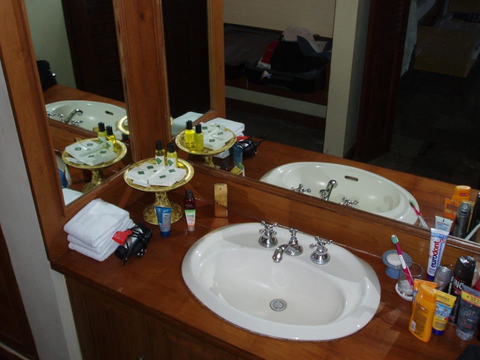 Waschbecken-Bereich Puri Santrian