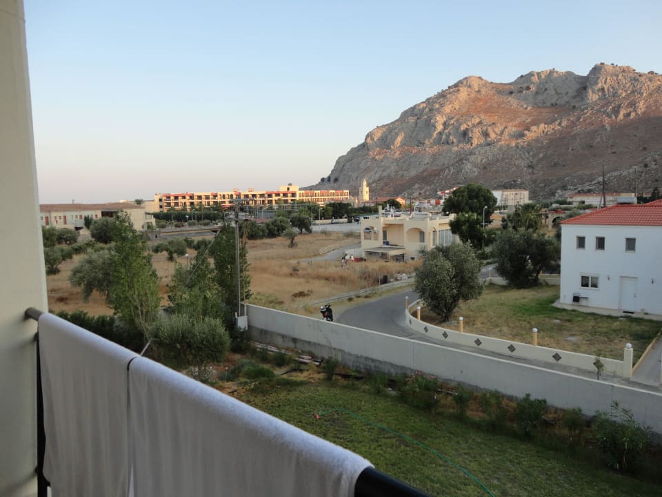 Blick vom Balkon Richtung Meer Marianna Palace Hotel