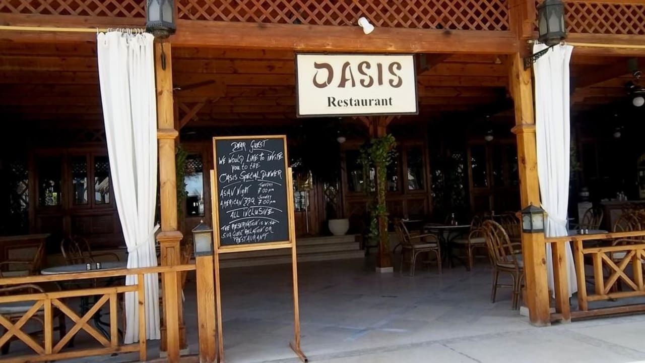 Oasis Restaurant am Strand Siva Grand Beach