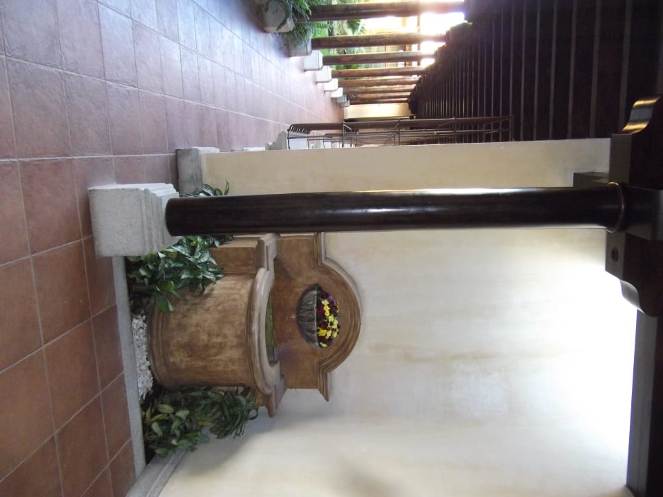 Schöne Brunnen an jeder Ecke Hotel Camino Real Antigua