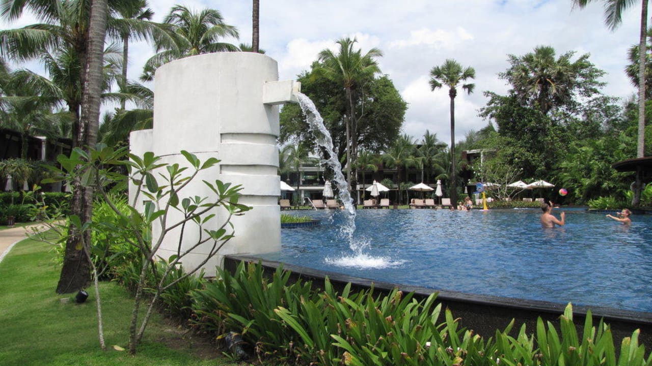 Großer Pool Ramada Resort by Wyndham Khao Lak