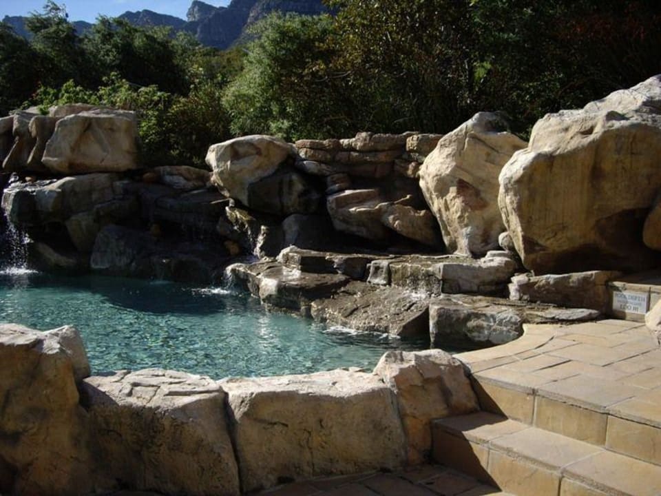 Außenpool The Twelve Apostles Hotel & Spa