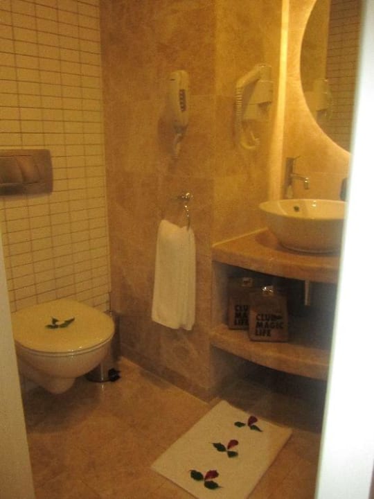 Badezimmer (etwas klein) TUI MAGIC LIFE Sarigerme