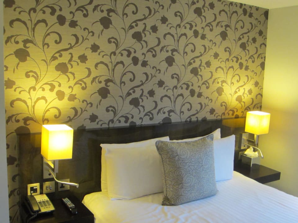 Doppelbett mit 1 Decke Hotel The Hide London