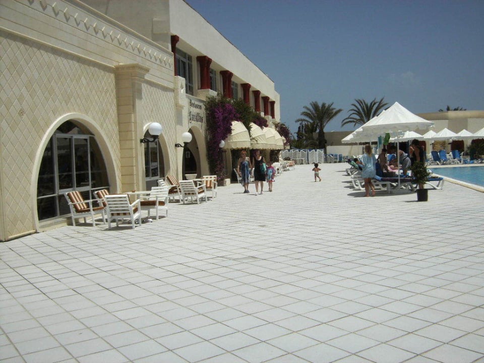 Poolbereich Royal Lido Resort & Spa