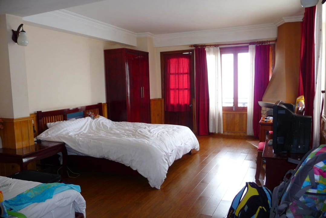 Geräumiges Zimmer oberhalb der Straße Hotel Cat Cat