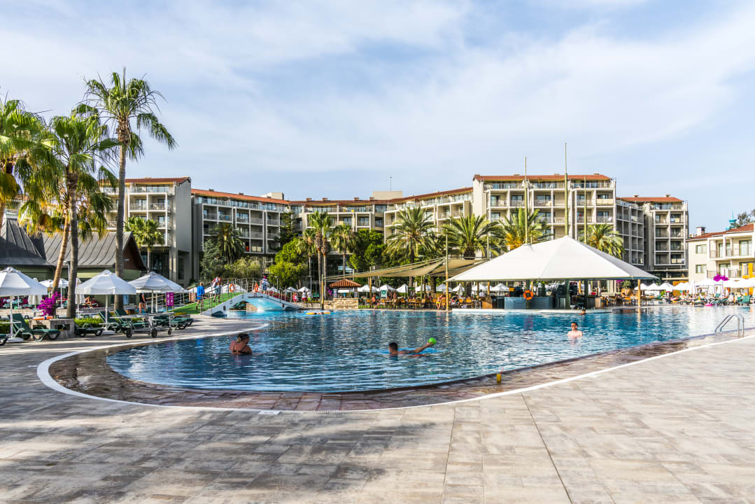 Blick auf das Haupthaus Arum Barut Collection