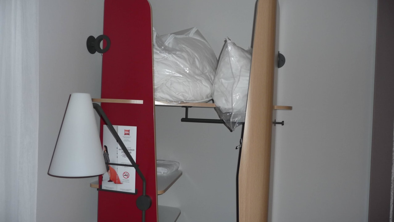 Schrank ibis Berlin Hauptbahnhof