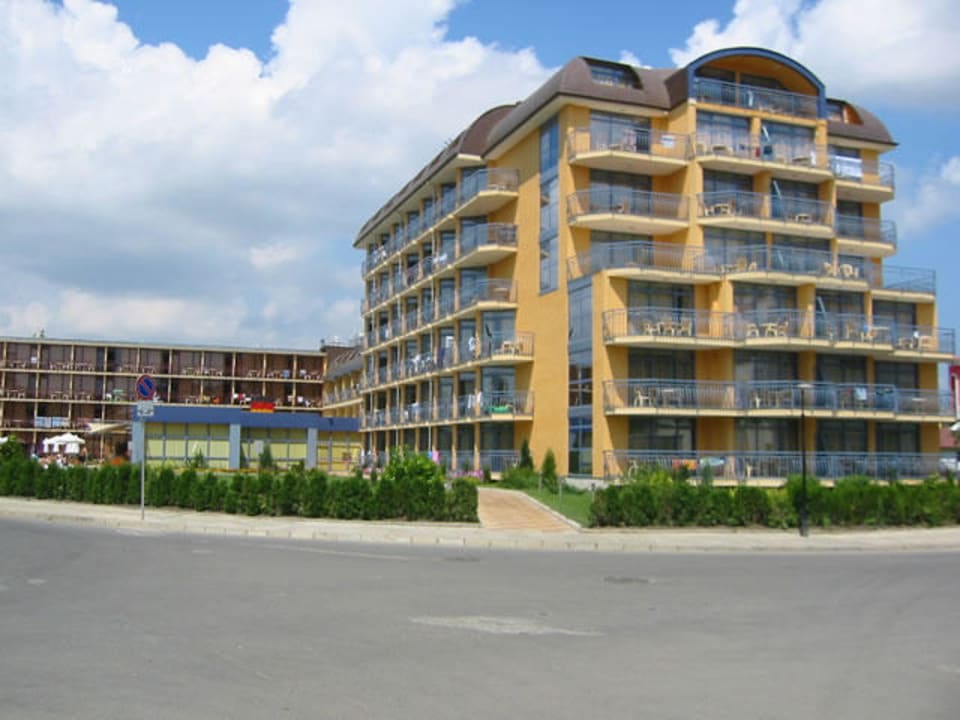 Alt- und Neubau Hotel Baikal