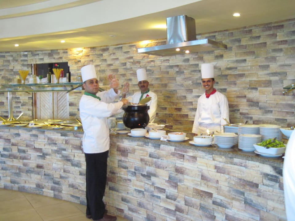 Hilfsbereite Köche Coral Sun Beach