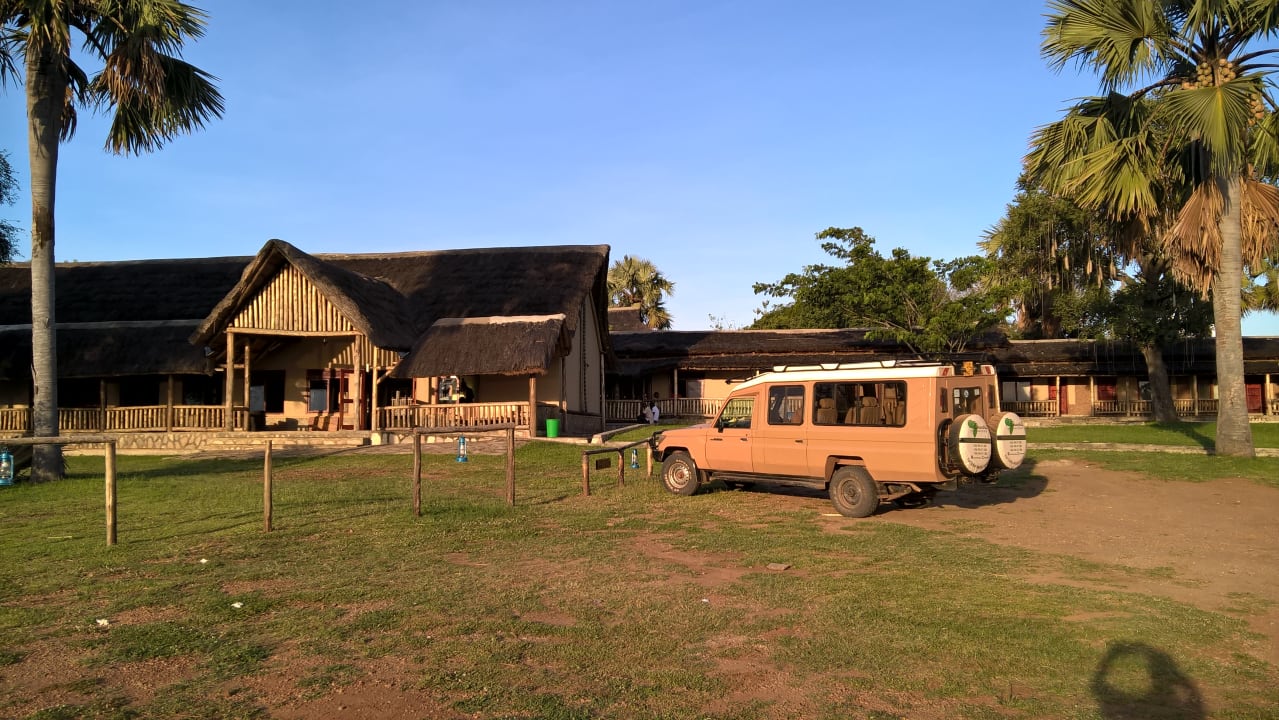 Außenansicht Pakuba Safari Lodge