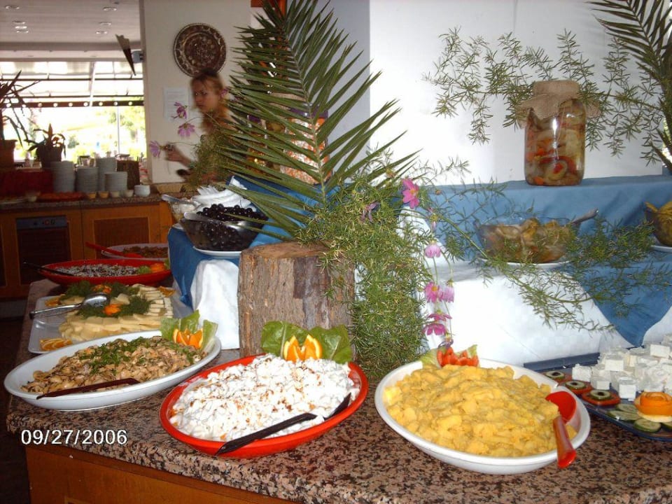 Kalte Platte Club Turtas Beach Hotel