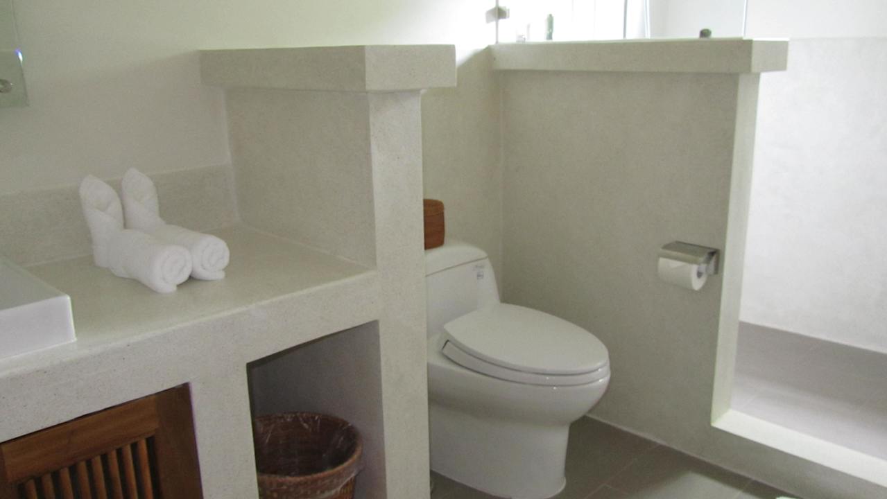 Suite toilet Allezboo Beach Resort & Spa