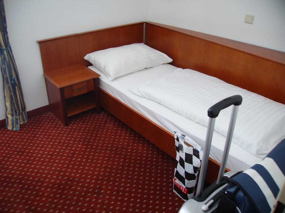 Bett Carlton Opera Hotel