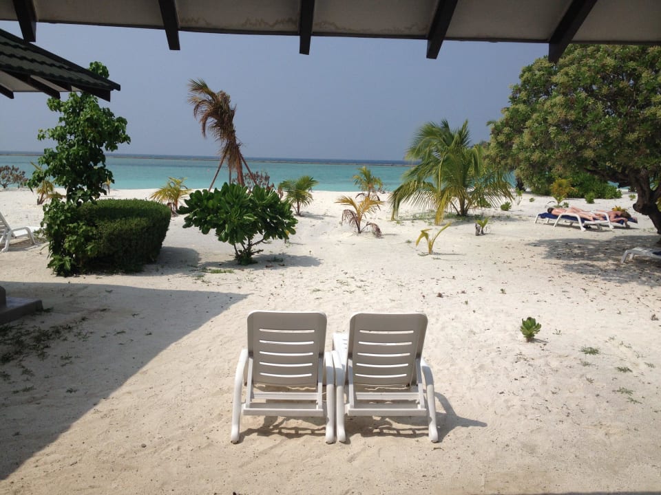 Aussicht aus Veranda zum Strand Adaaran Select Meedhupparu Island Resort - Premium All Inclusive