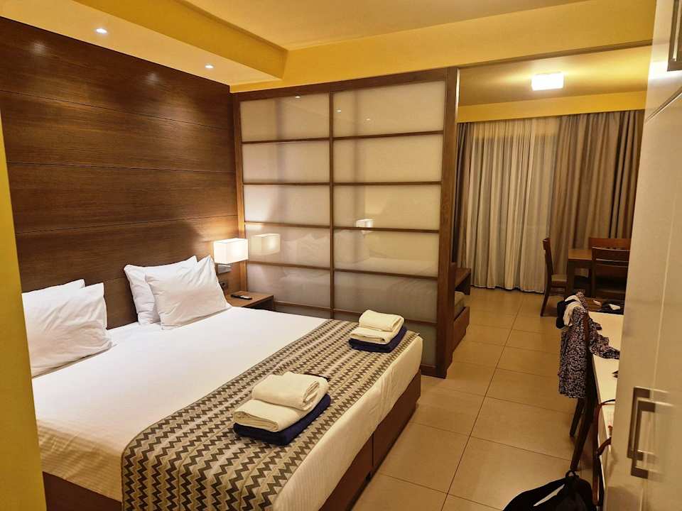 Zimmer Ilion Beach Hotel