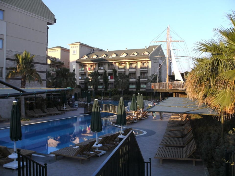 Pool Can Garden Resort