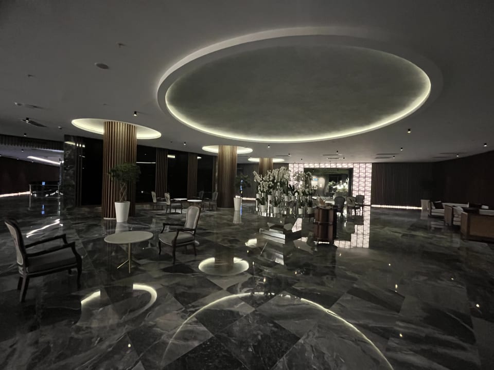 Lobby Rubi Platinum Sign
