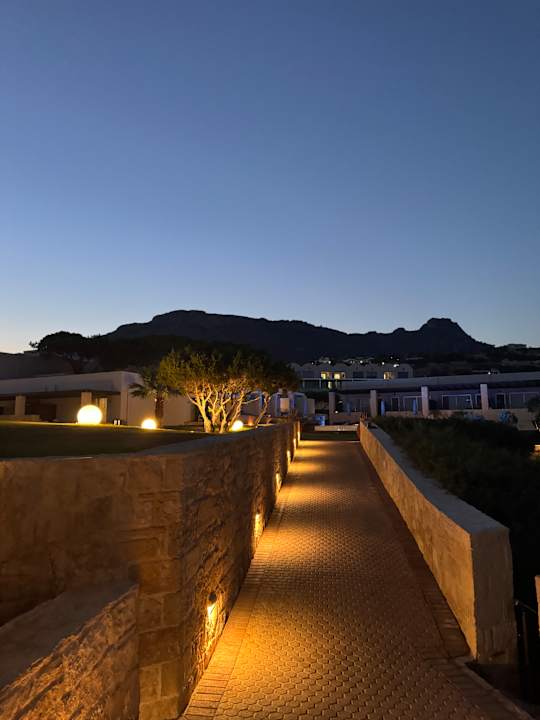 Gartenanlage Kakkos Beach Hotel