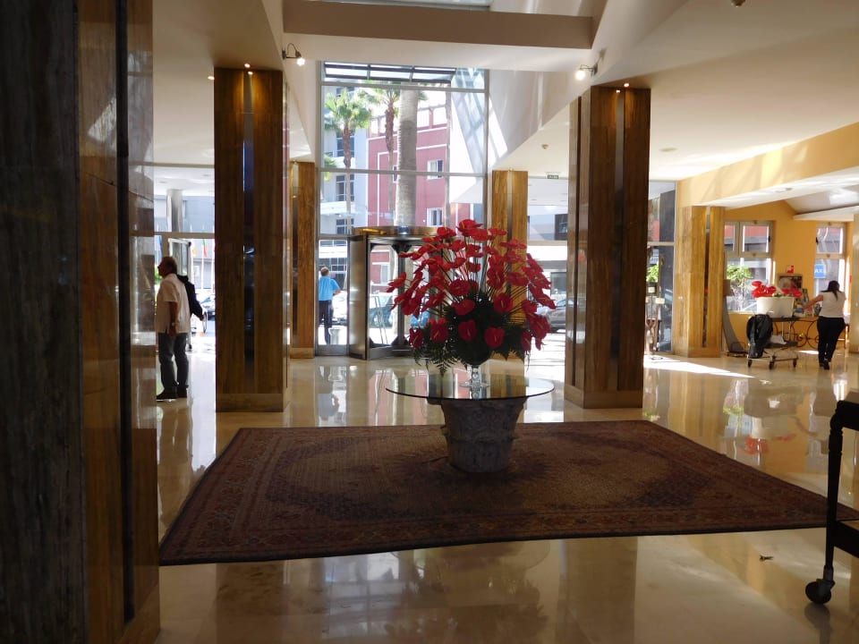 Lobby Bull Reina Isabel & Spa