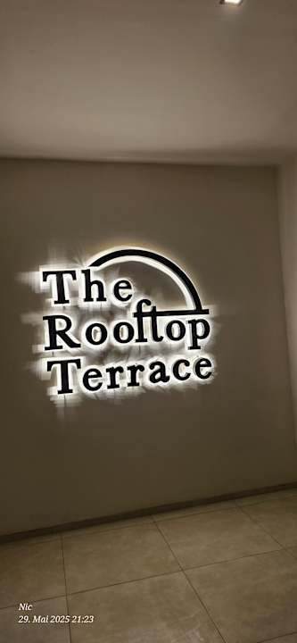 Gastro Serry Beach Resort