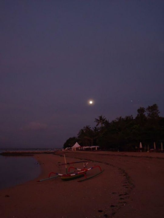 Monduntergang Puri Santrian