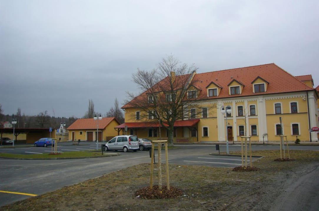 Parkplatz vor dem Hotel Hotel Kazduv Dvur