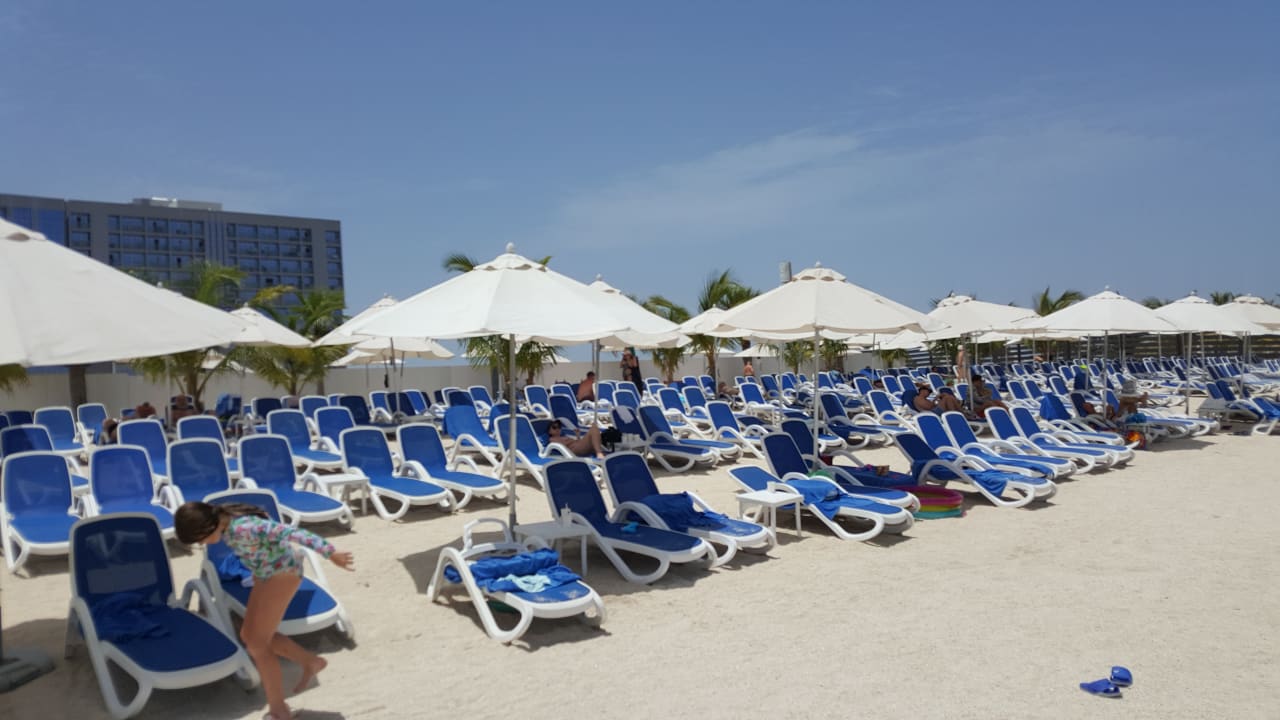 Strand Hampton by Hilton Marjan Island
