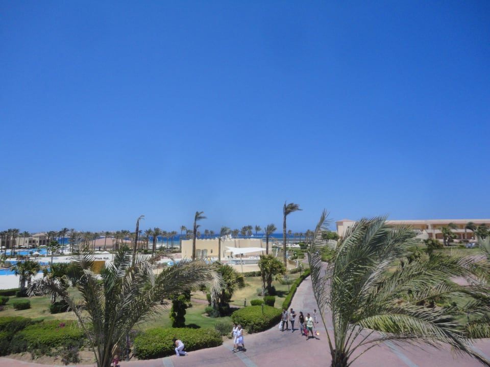 Richtung Meer über Kids Club Cleopatra Luxury Resort Makadi Bay