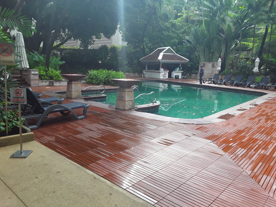 Pool Centara Grand at Central Plaza Ladprao Bangkok