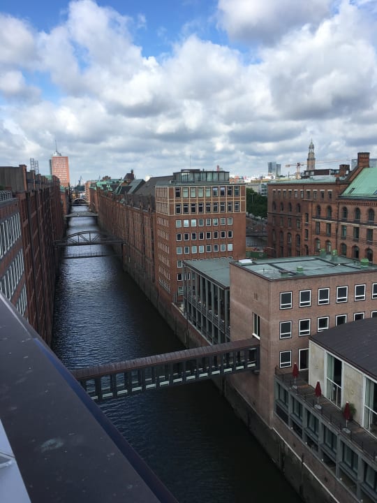Ausblick AMERON Hamburg Hotel Speicherstadt