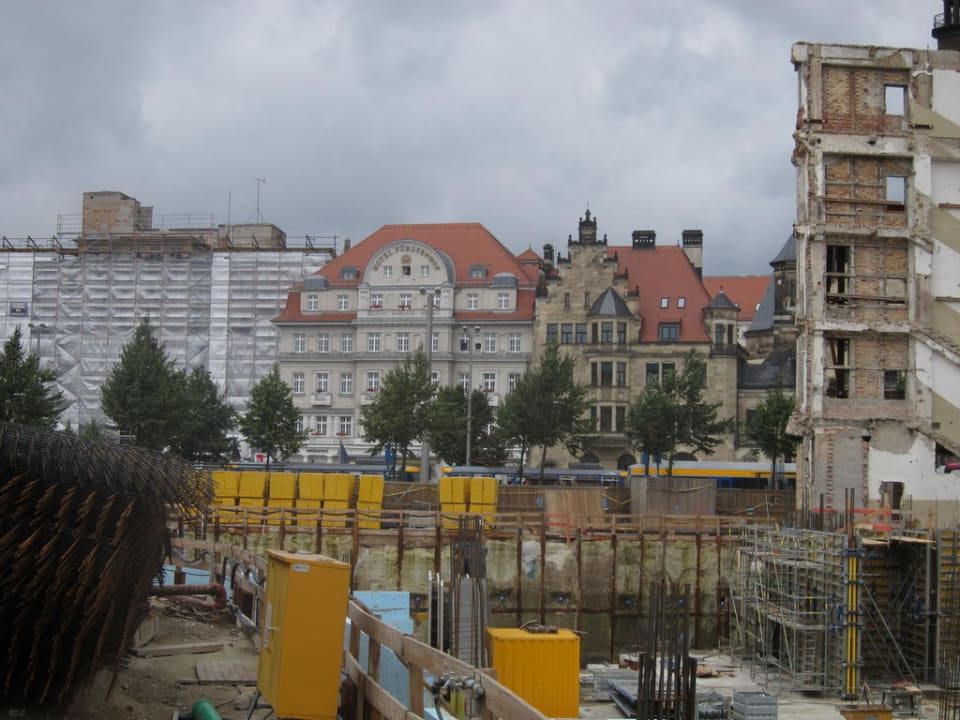Großbaustelle vor dem Hotel (Juli 2011) Hotel Fürstenhof Leipzig