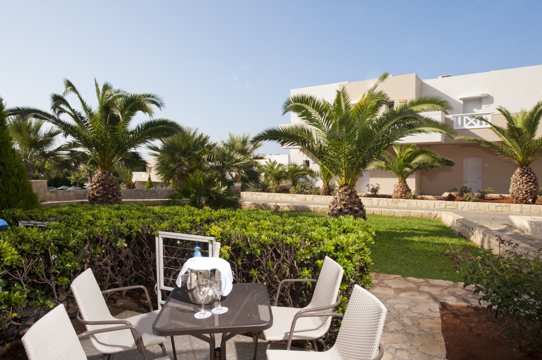 Gartenanlage Grand Hotel Holiday Resort