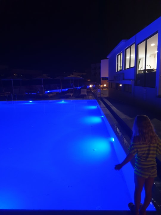 Pool Evita Bay Hotel