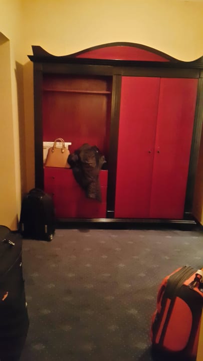 Entrance Hotel Ambassador