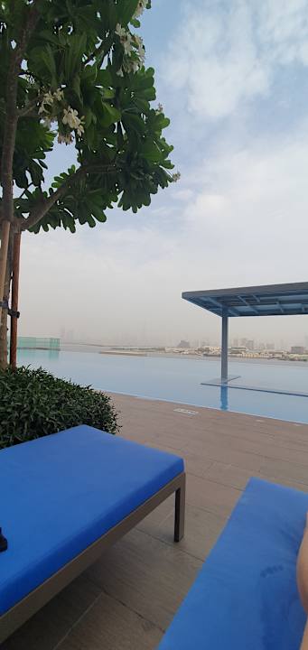 Pool Gehobenes 1 Schlafzimmer mit Blick auf den Creek Harbour!