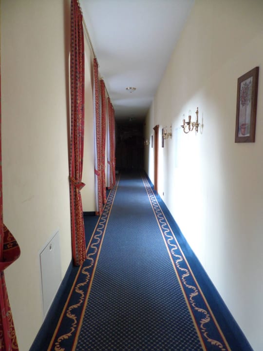 Flur vor Zimmer 219 Schloßhotel Schkopau