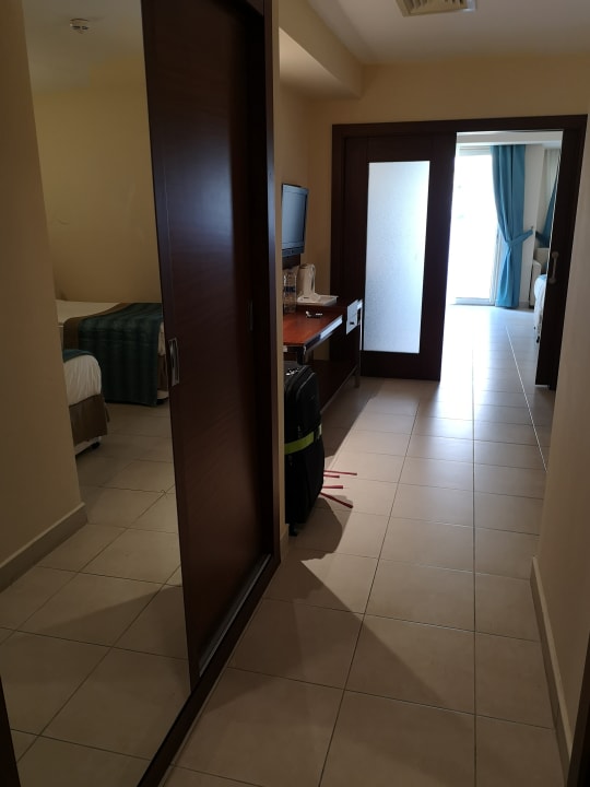 Zimmer Kamelya Aishen Club