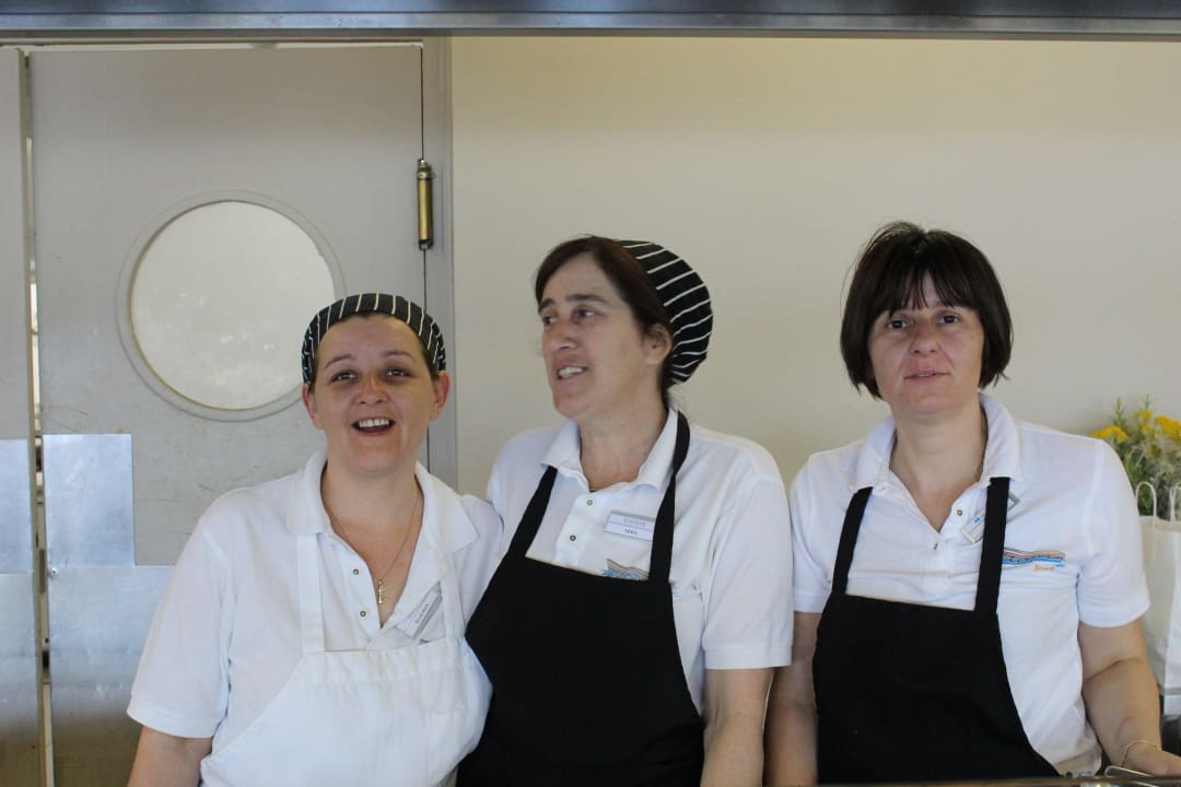 Die 3 vom Buffet: Klaudia, Neda und Nina Waterman Svpetrvs  Resort