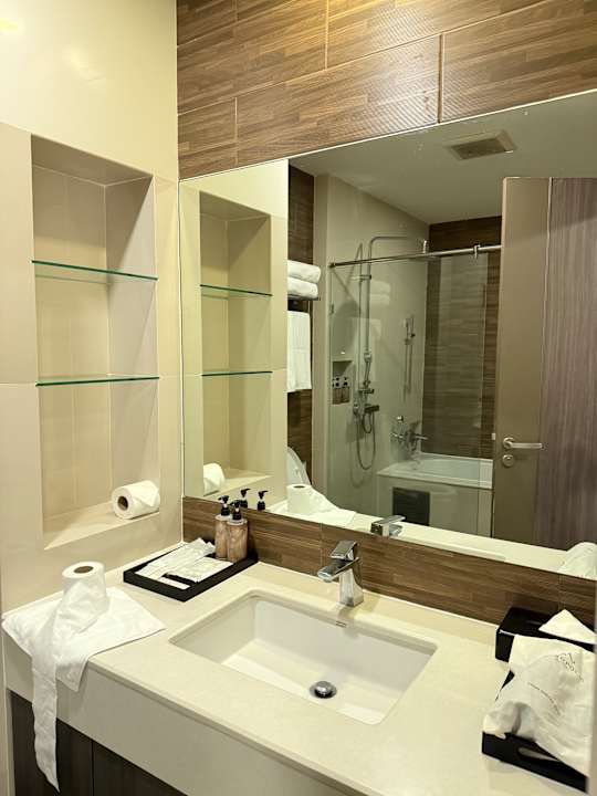 Zimmer Metropolis Suites Bangkok, Tapestry Collection by Hilton